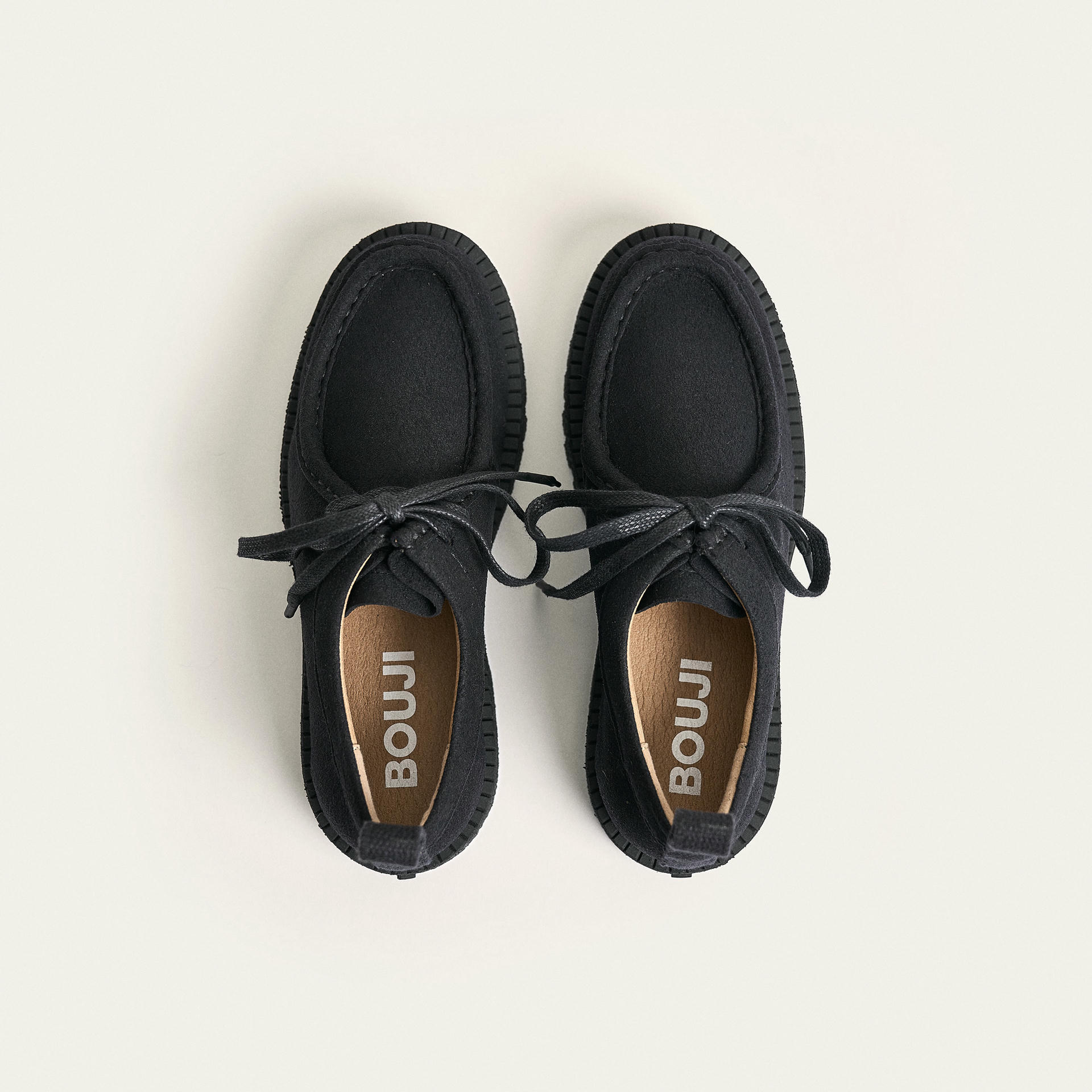 Wallabee Trama 01